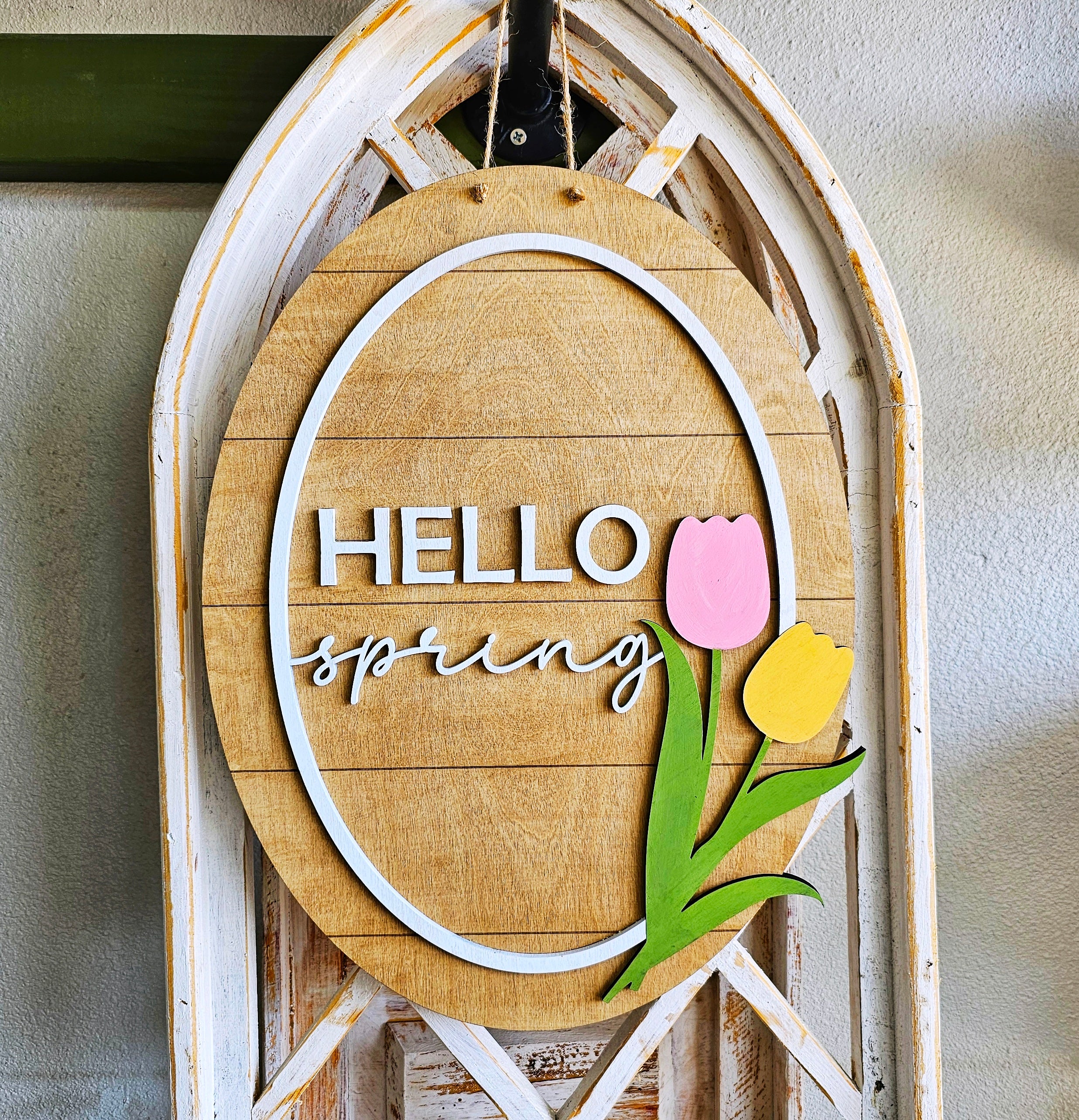 Hello Spring Tulip Design Oval Wood Sign – Sweet Hydrangea